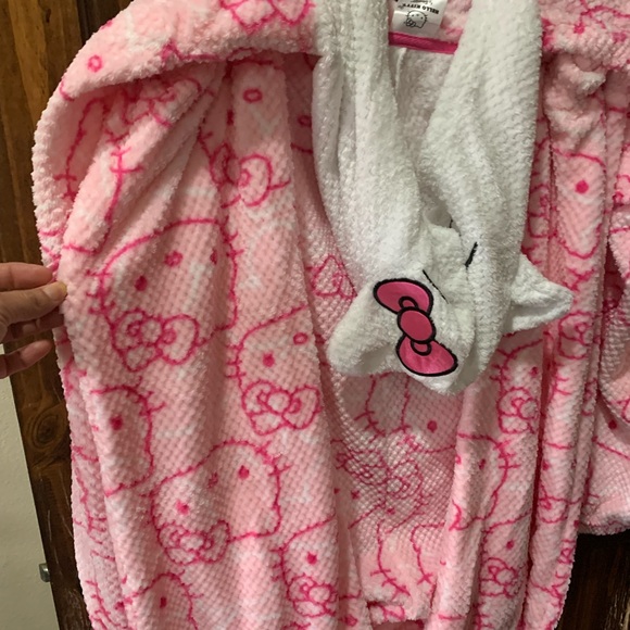 NWT Hello Kitty Onesie Sleepwear - Picture 4 of 7